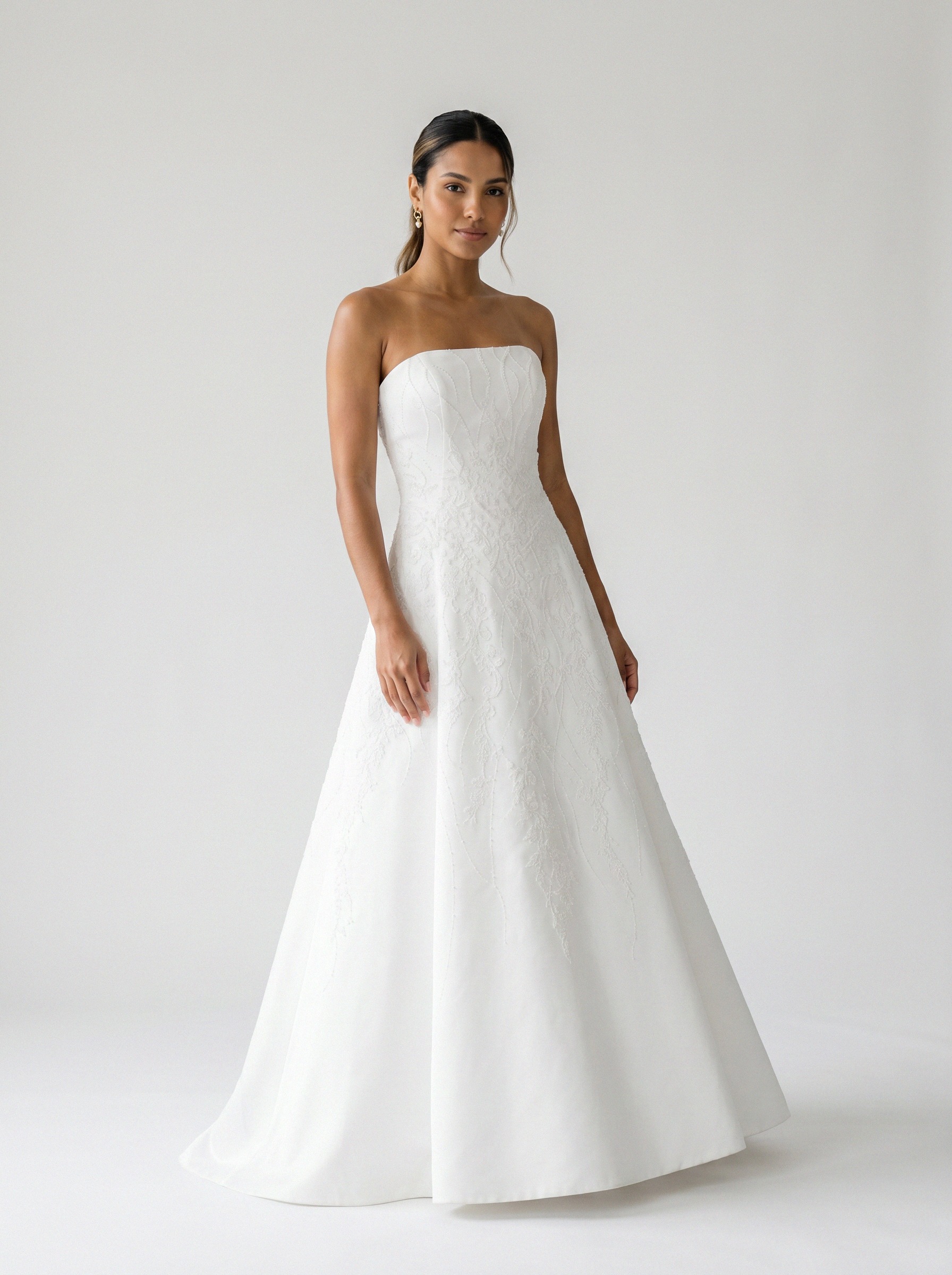 Vestido de noiva corte A bordado tomara que caia da Koisa Linda