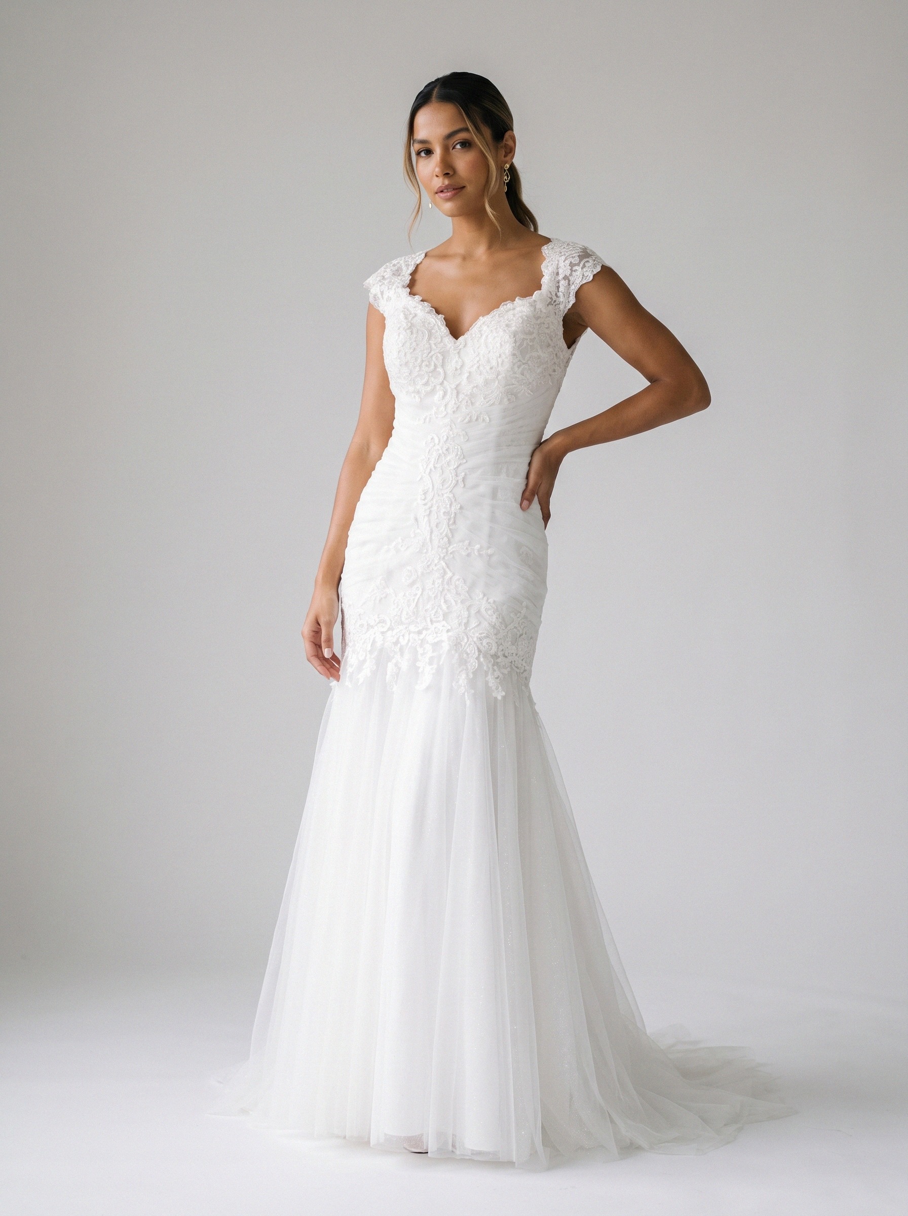 Vestido de noiva sereia de renda alça larga da Koisa Linda