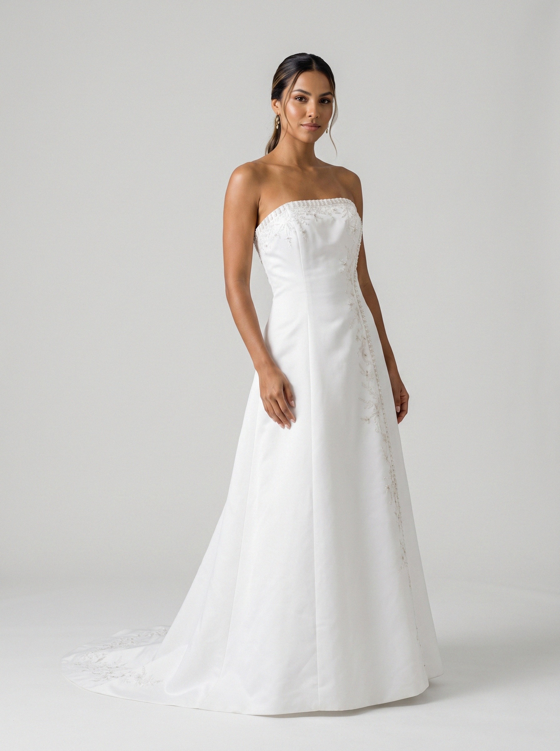 Vestido de noiva corte A de cetim tomara que caia da Koisa Linda