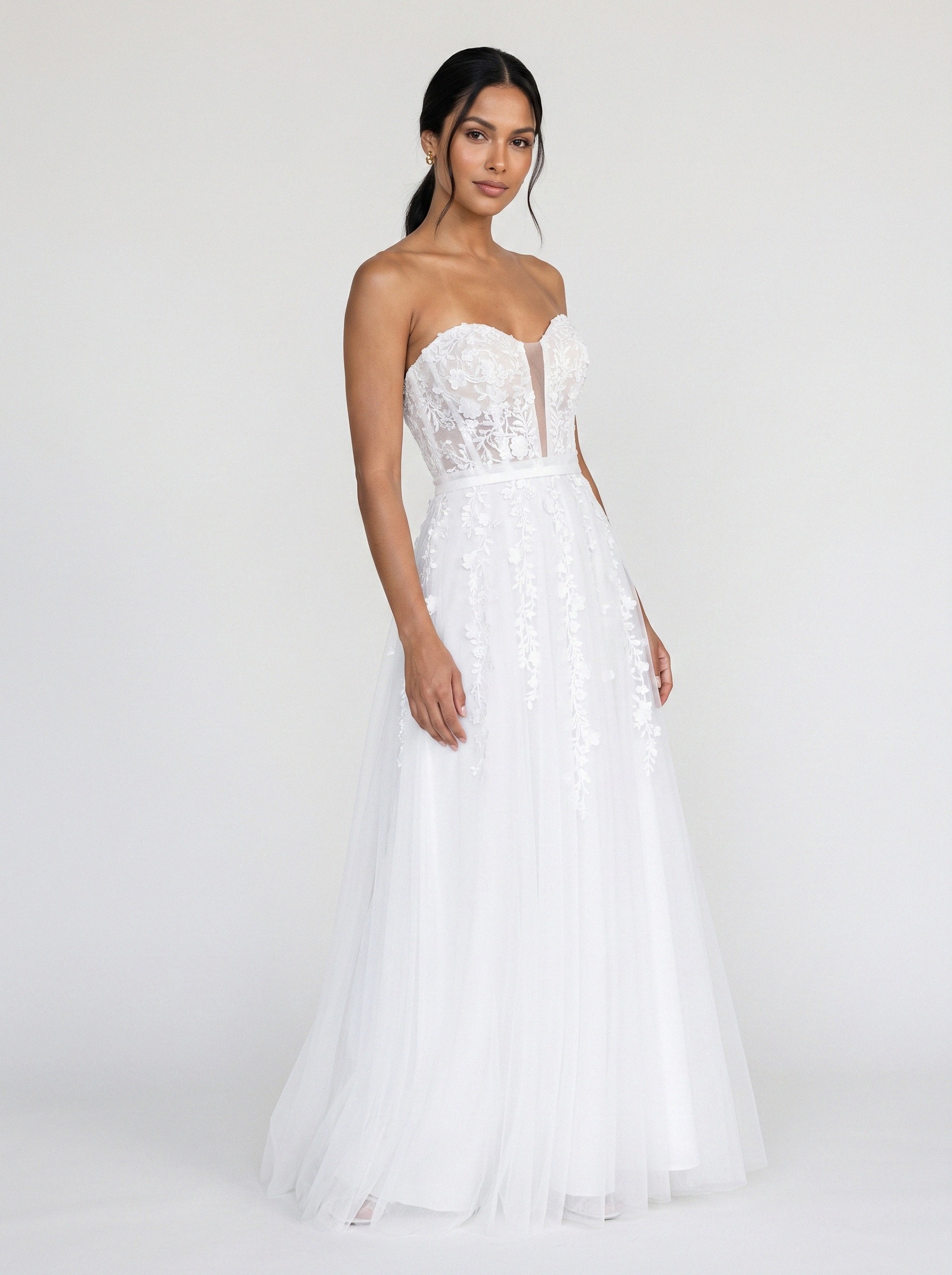 Vestido de noiva corte A de tule tomara que caia da Koisa Linda