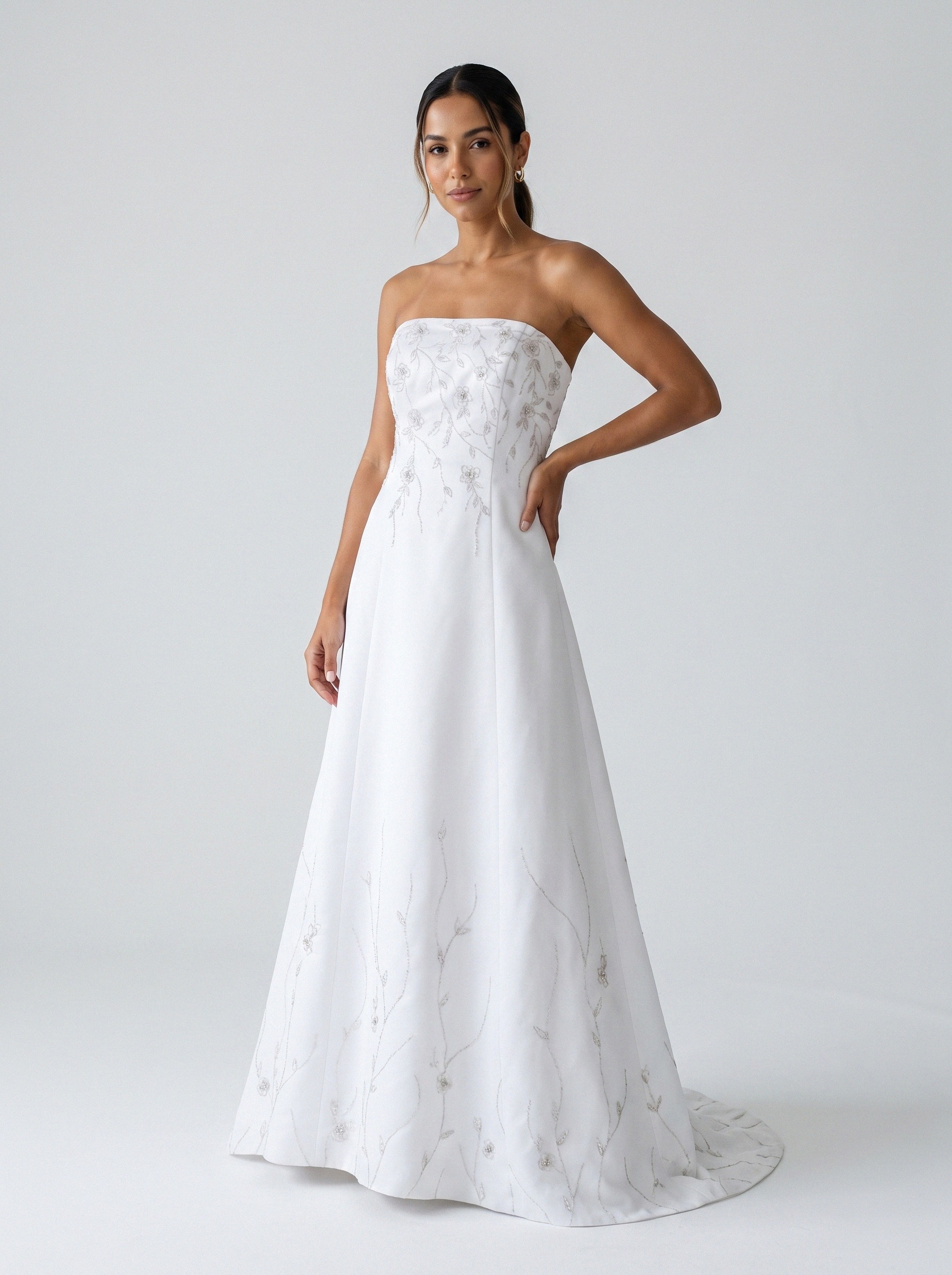 Vestido de noiva corte A bordado tomara que caia da Koisa Linda