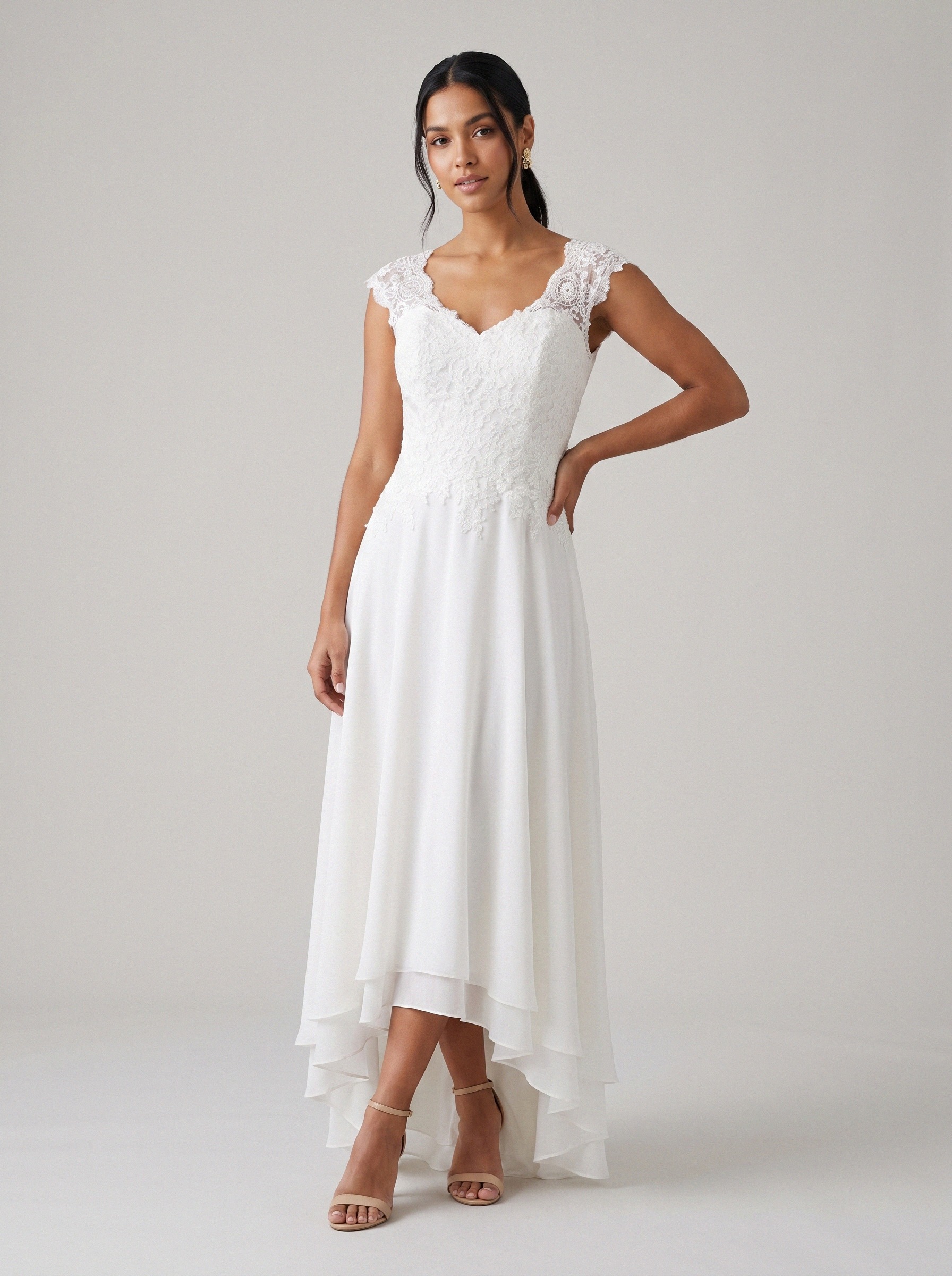 Vestido de noiva mullet de renda alça larga da Koisa Linda