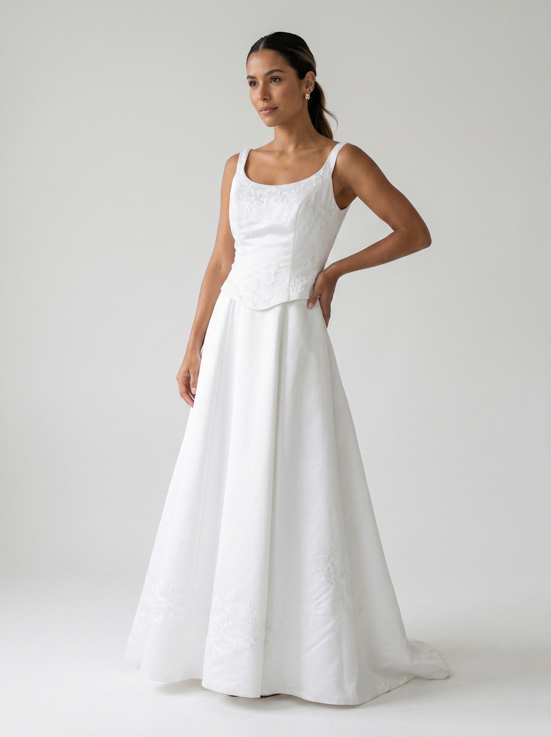Vestido de noiva corte A de zibeline alça larga da Koisa Linda