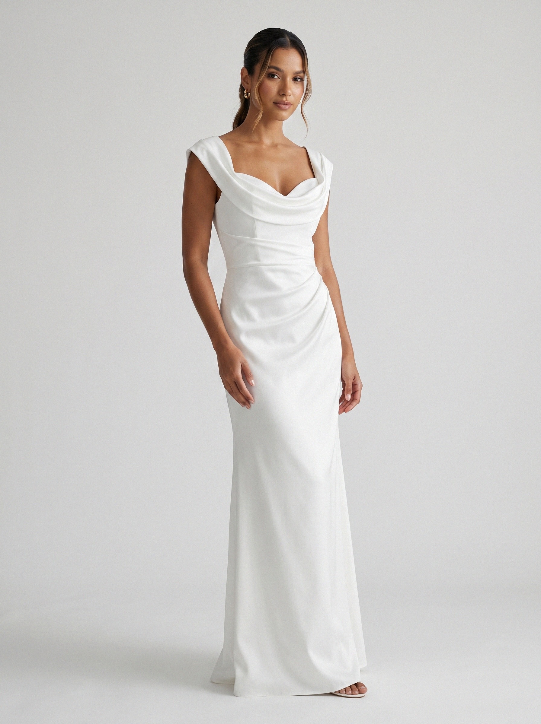 Vestido de noiva reto de cetim ombro a ombro da Koisa Linda