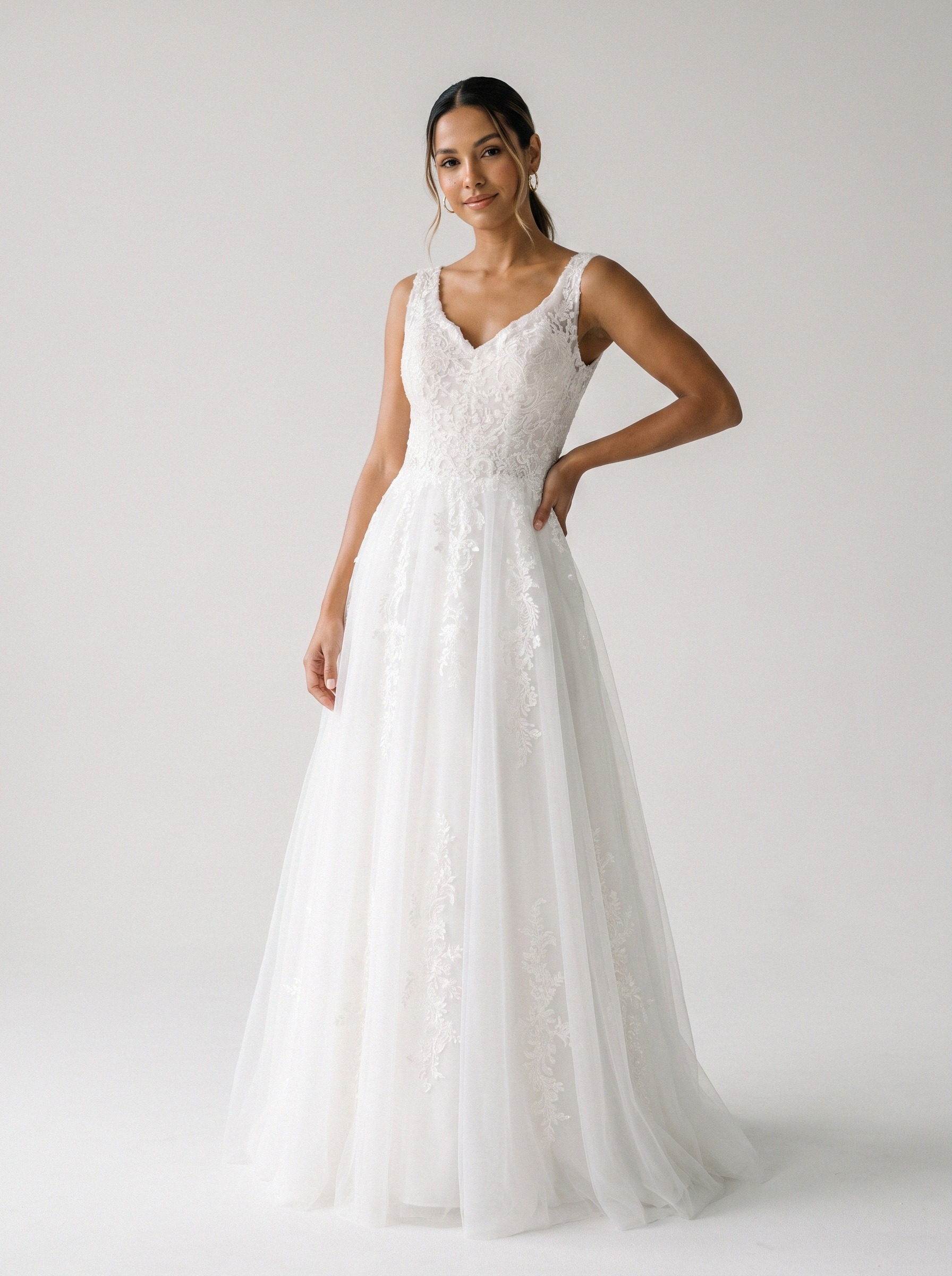 Vestido de noiva corte A de tule alça larga da Koisa Linda