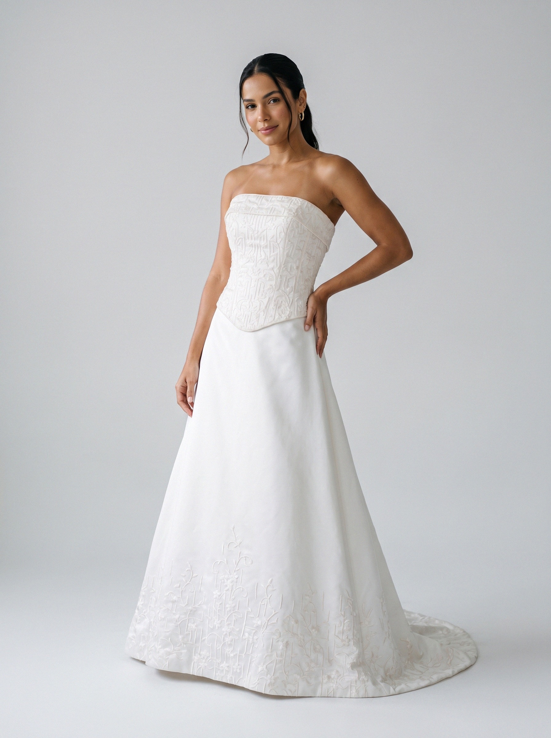 Vestido de noiva corte A bordado tomara que caia da Koisa Linda