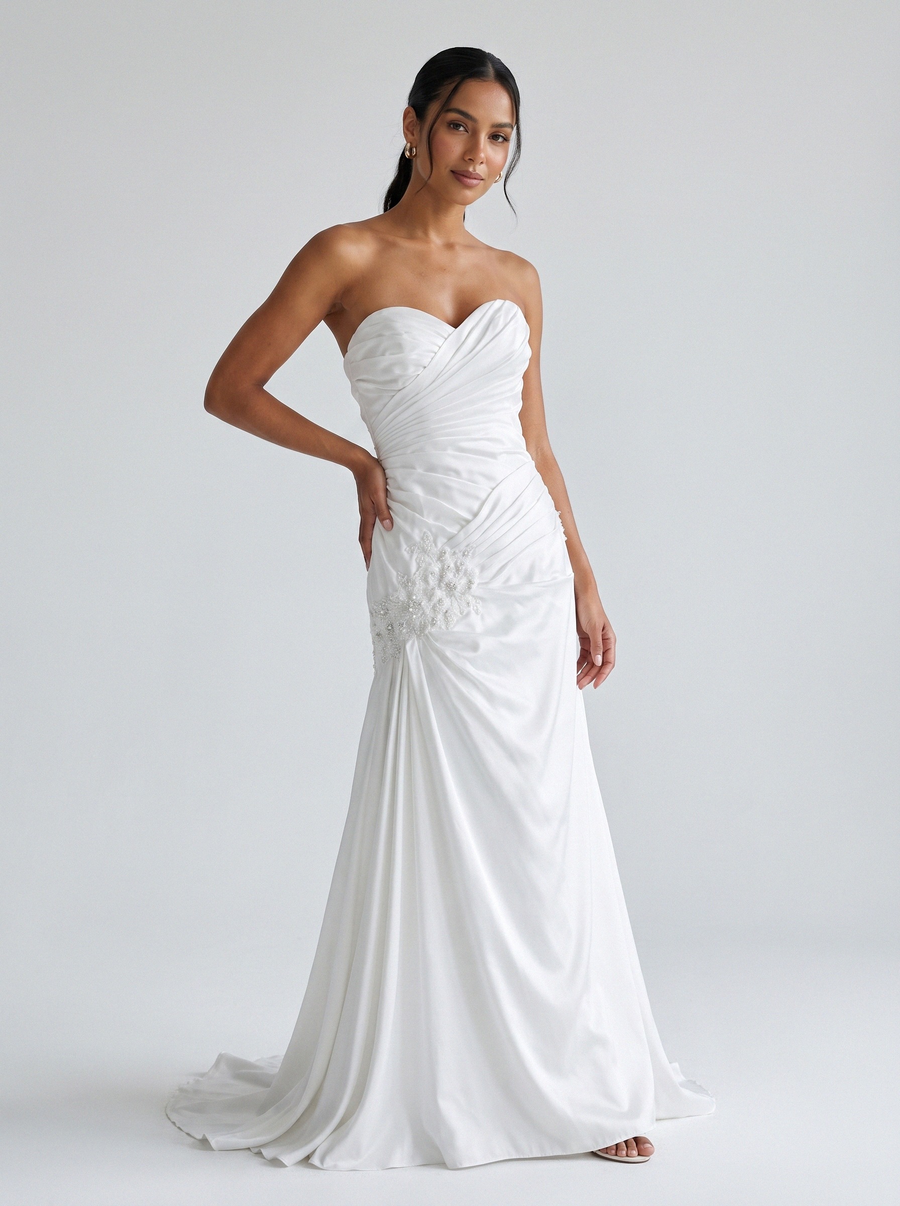 Vestido de noiva semi-sereia de cetim decote coração da Koisa Linda
