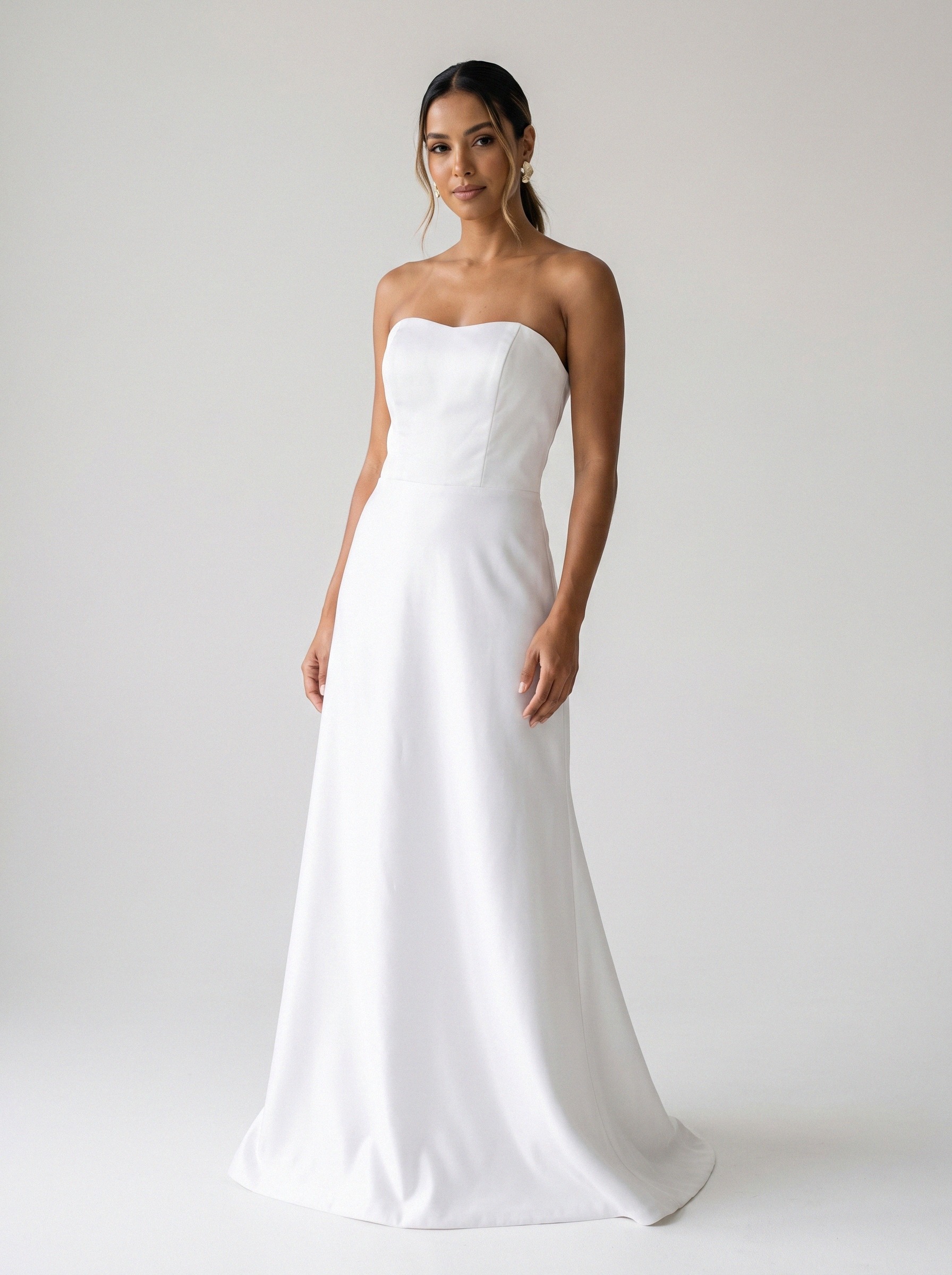 Vestido de noiva corte A de crepe tomara que caia da Koisa Linda