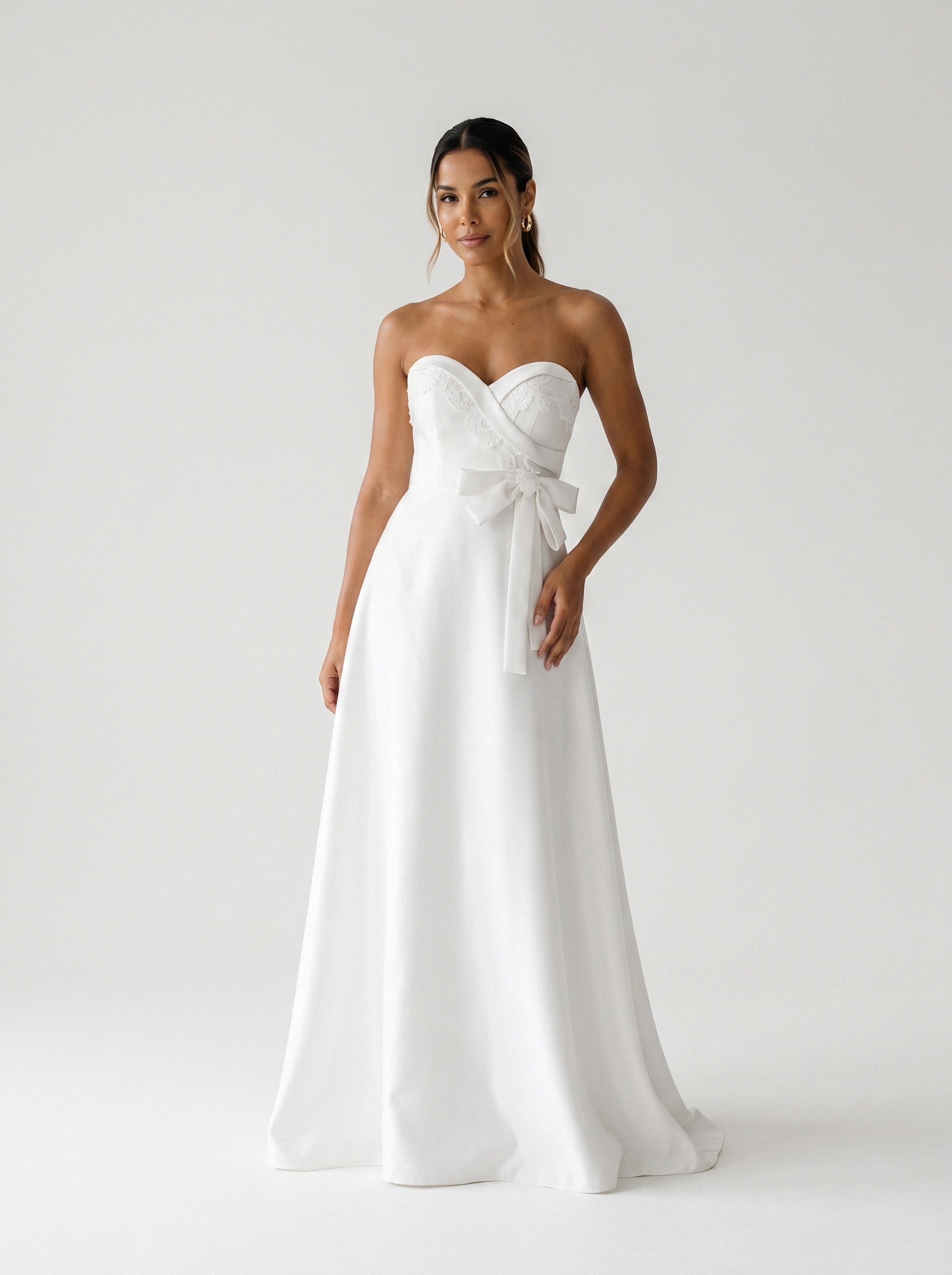 Vestido de noiva corte A de cetim decote coração da Koisa Linda