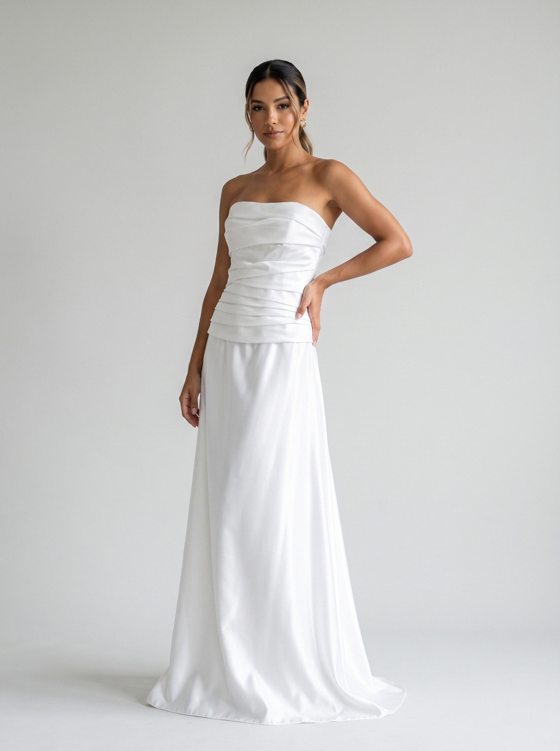 Vestido de noiva reto de cetim tomara que caia da Koisa Linda