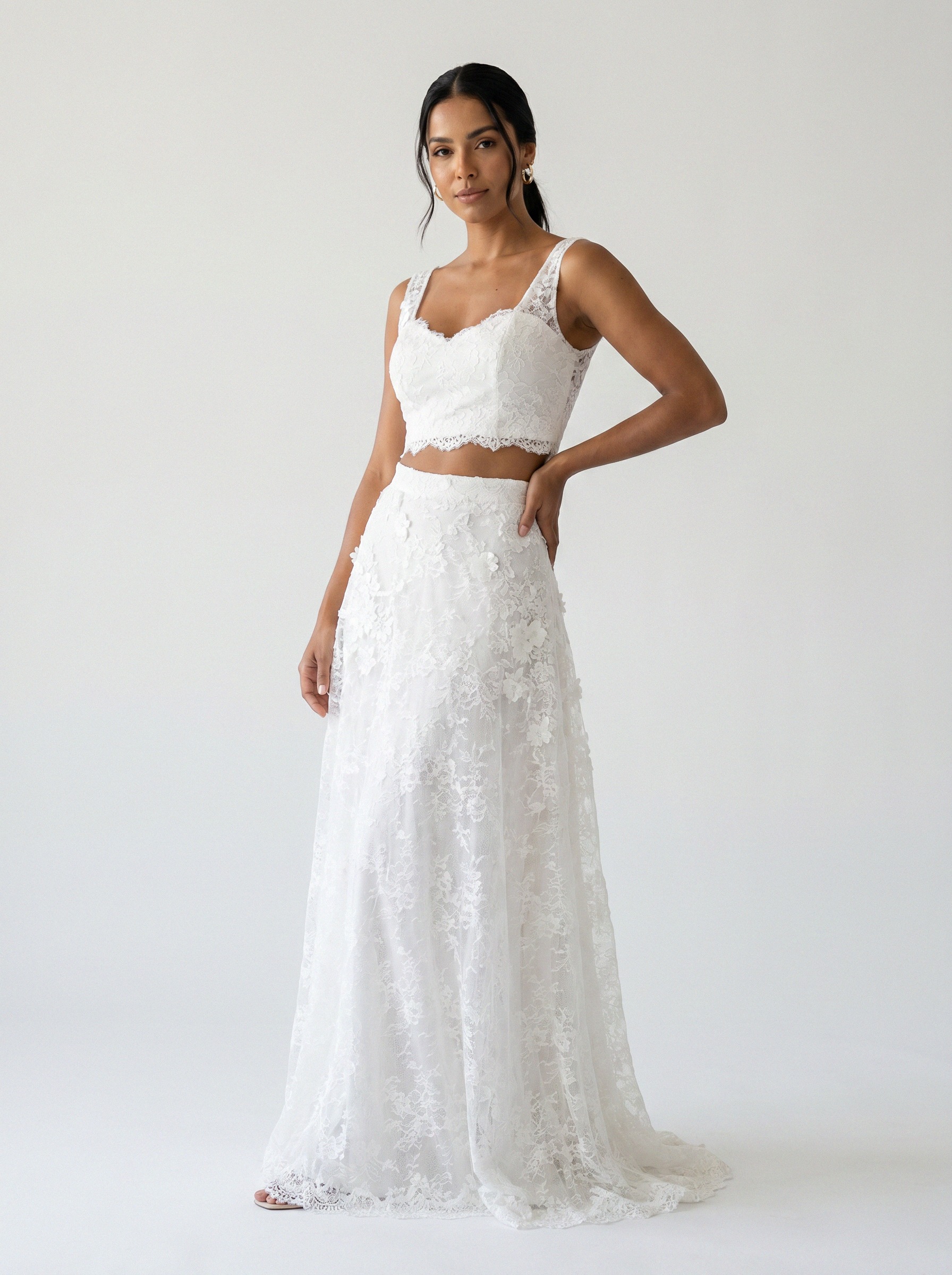Vestido de noiva corte A de renda alça larga da Koisa Linda