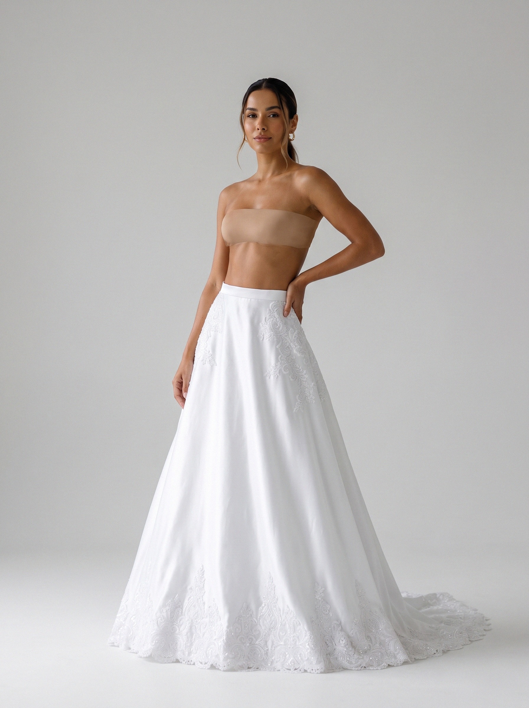 Vestido de noiva corte A de cetim tomara que caia da Koisa Linda