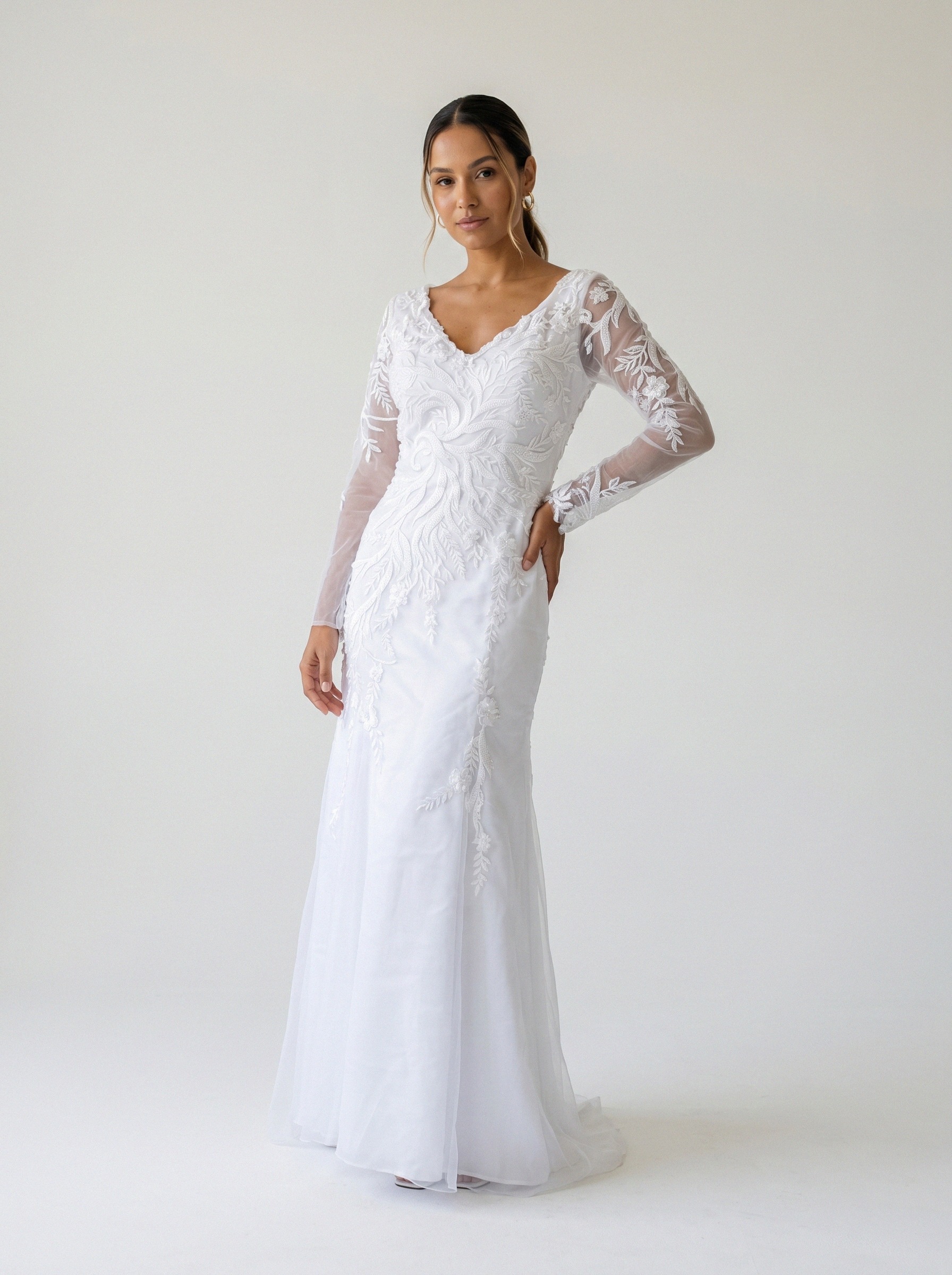 Vestido de noiva semi-sereia de renda manga longa da Koisa Linda