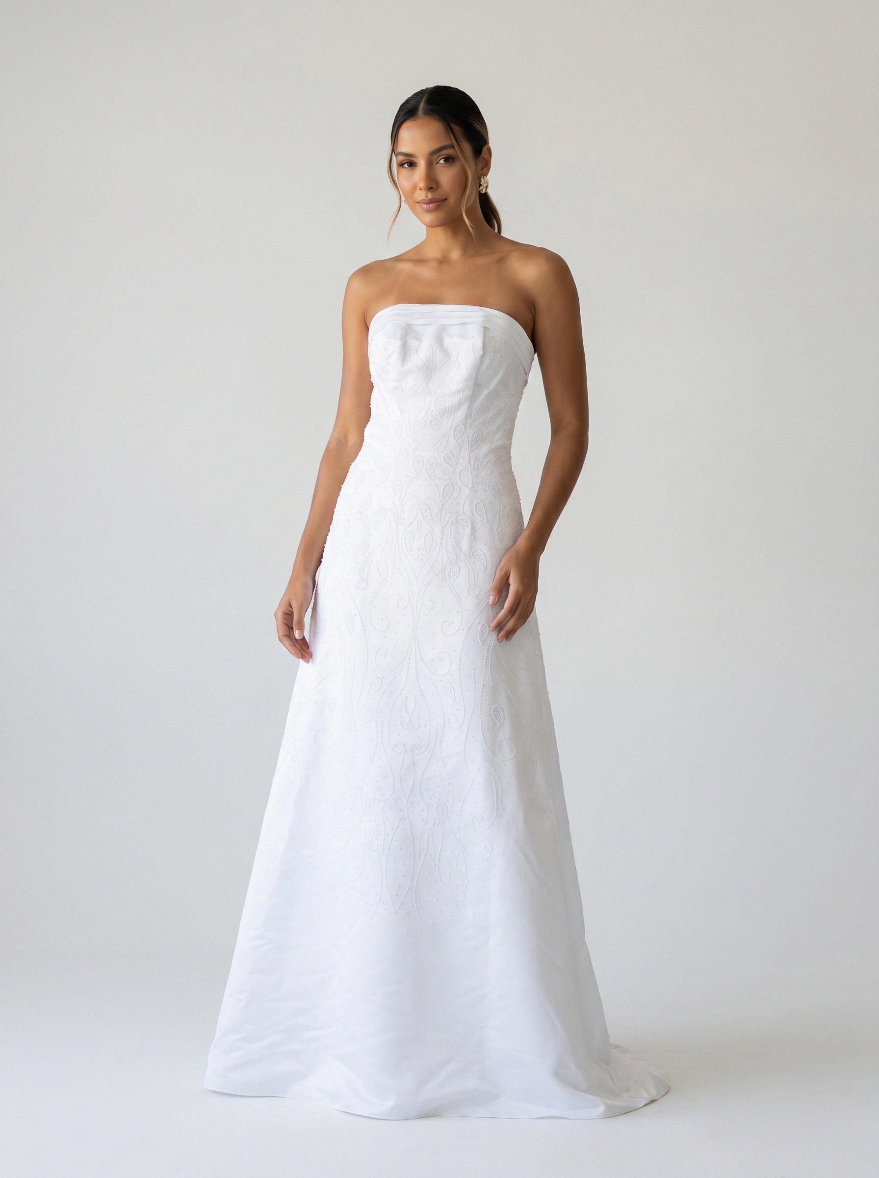 Vestido de noiva corte A bordado tomara que caia da Koisa Linda