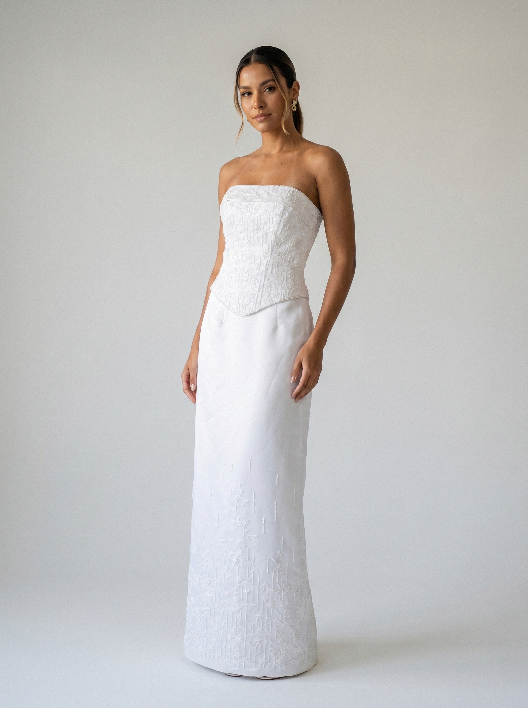 Vestido de noiva reto bordado tomara que caia da Koisa Linda