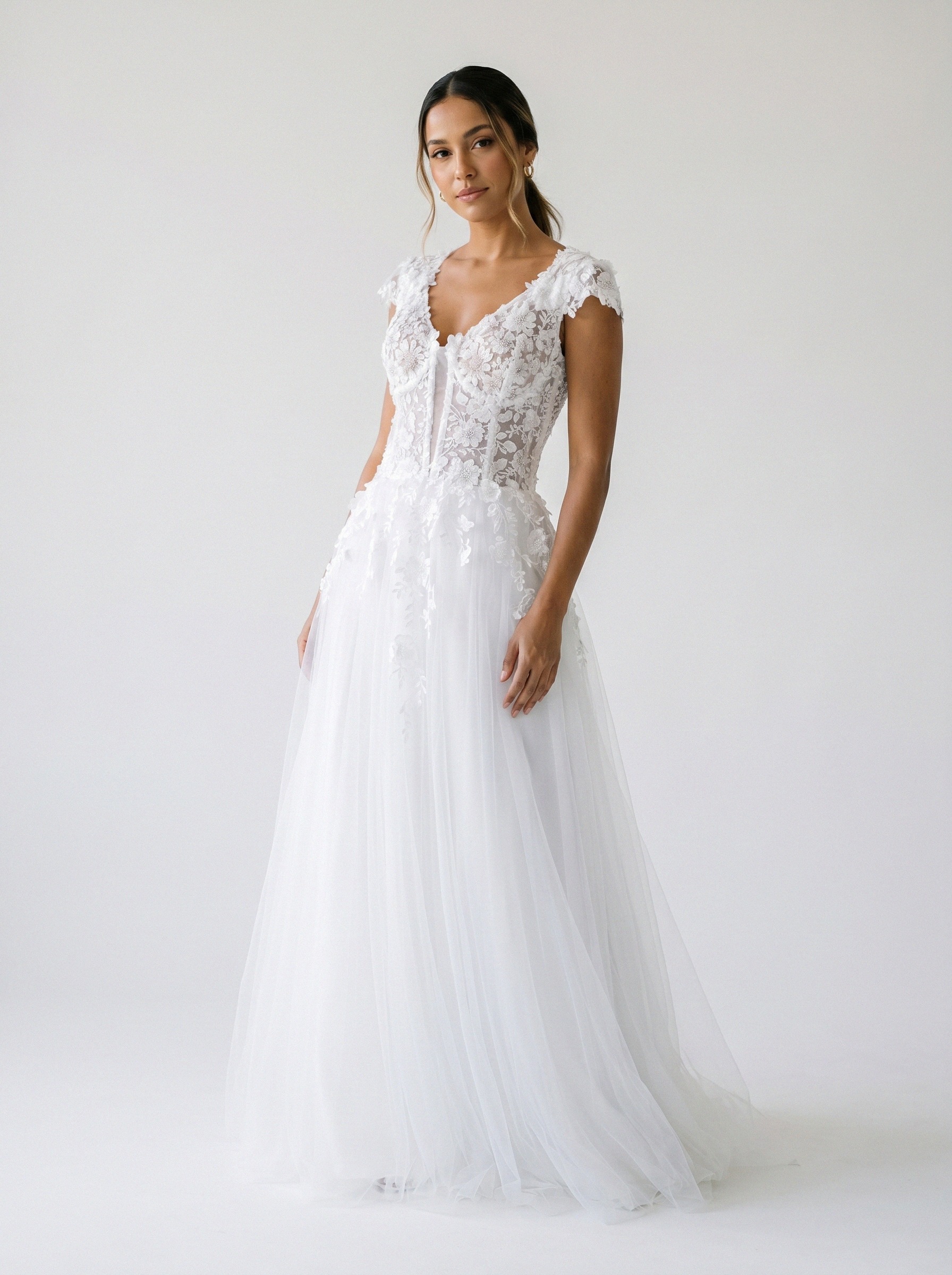 Vestido de noiva corte A de tule alça larga da Koisa Linda