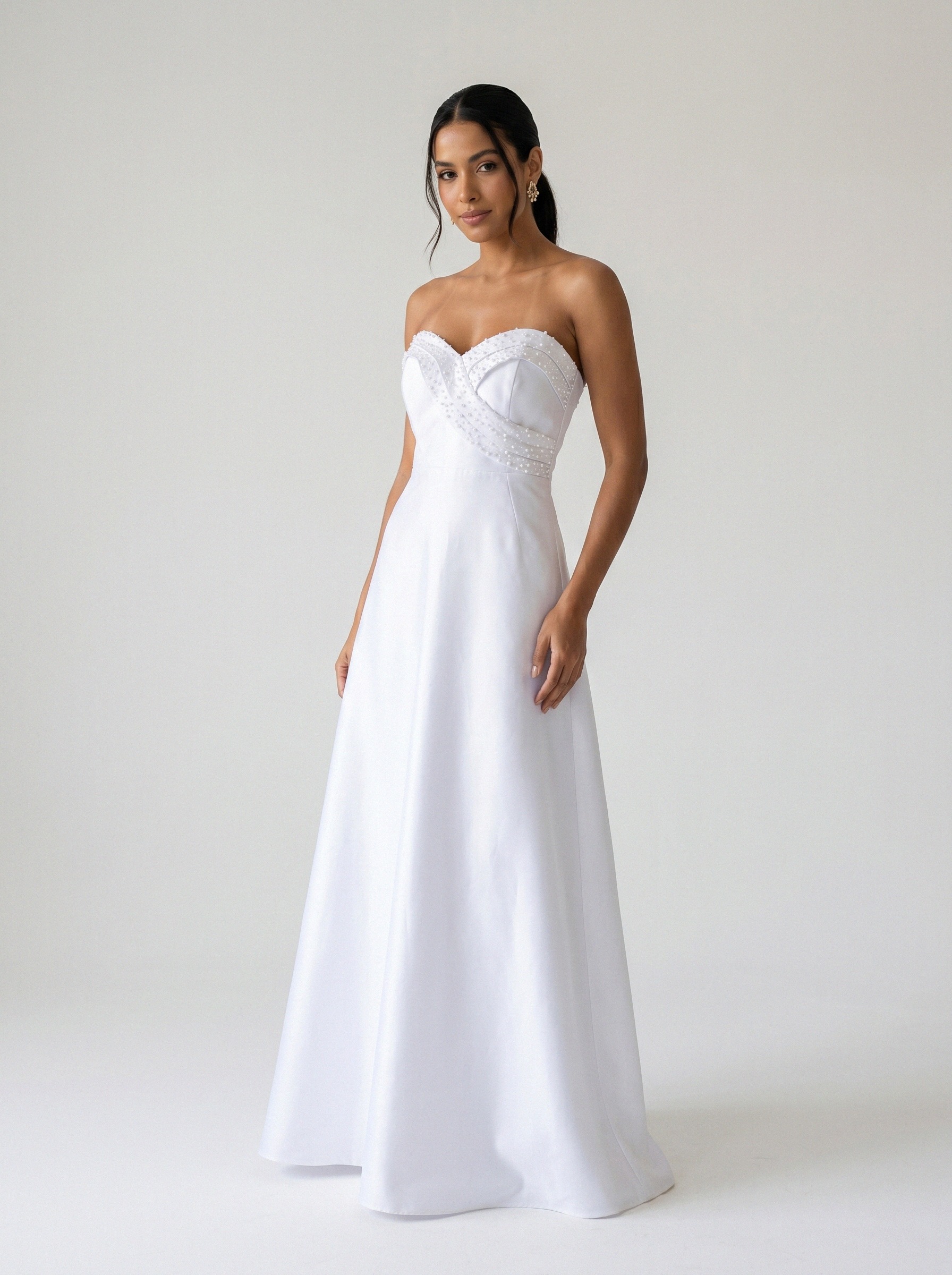 Vestido de noiva corte A de cetim decote coração da Koisa Linda