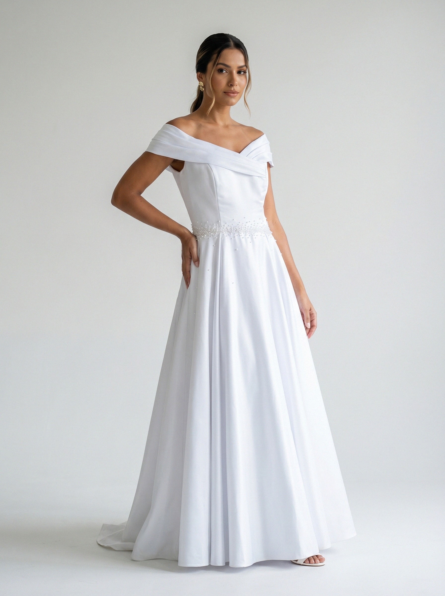 Vestido de noiva corte A de cetim alça larga da Koisa Linda