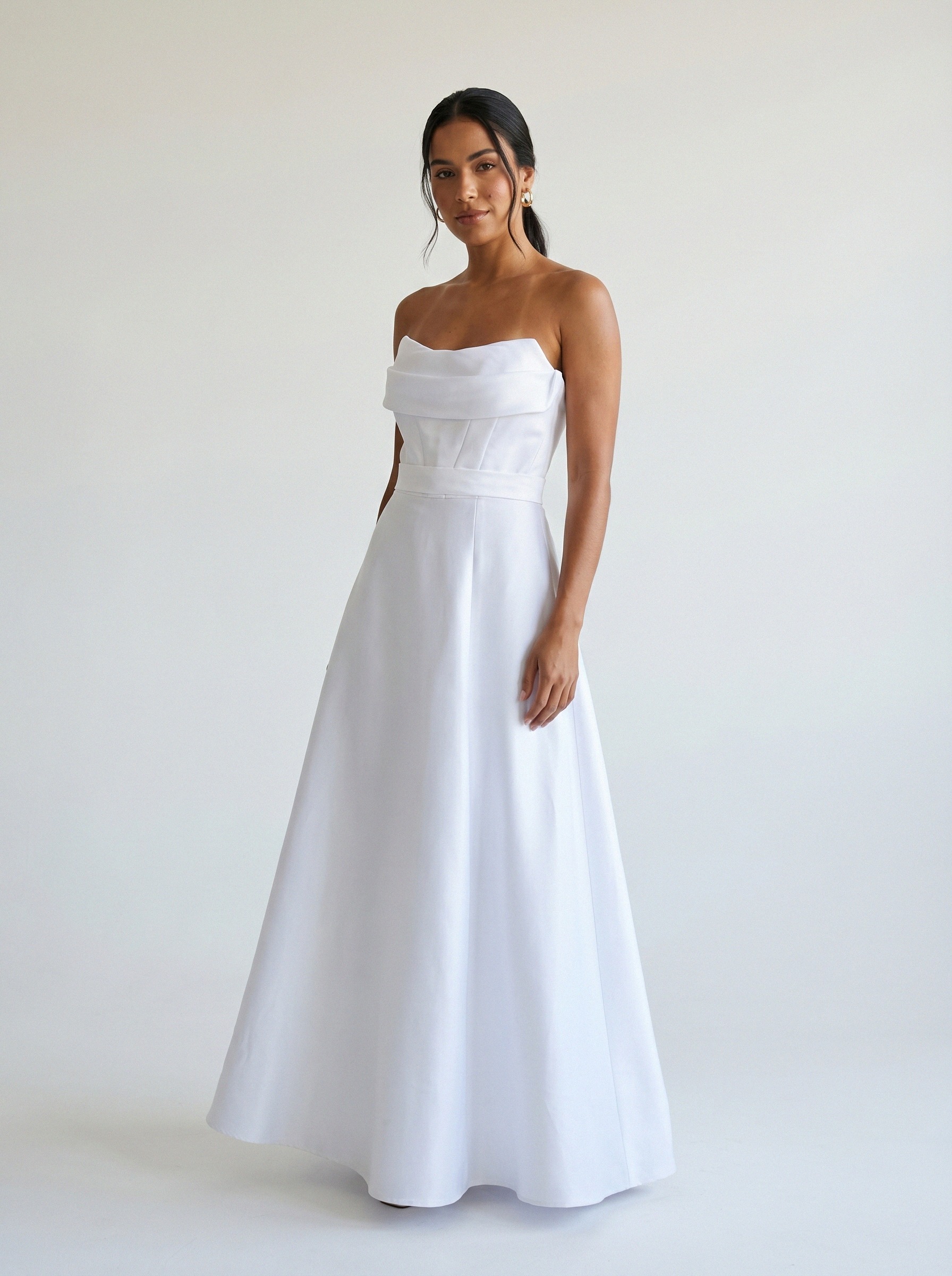 Vestido de noiva corte A de zibeline tomara que caia da Koisa Linda